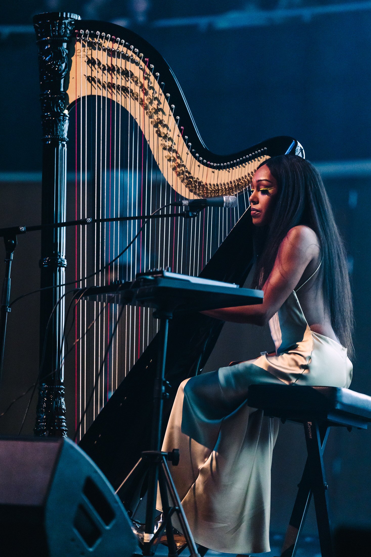 Ahya Simone