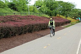 A cyclist on the Dequindre Cut.
