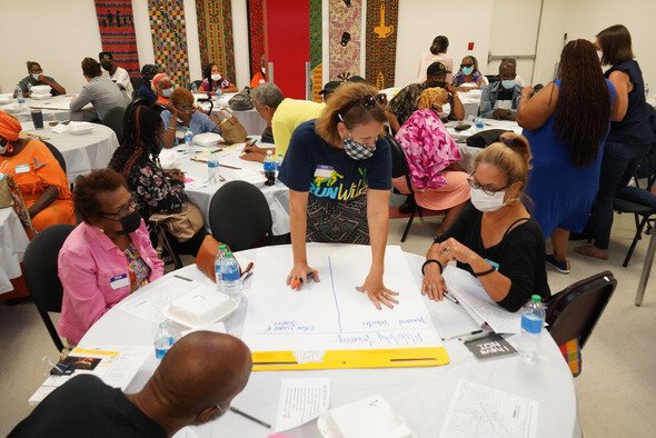 Detroit residents participate in early ADS stakeholder engagement sessions at Durfee Innovation Society (August 30, 2022). Photo by Ford Next LLC.