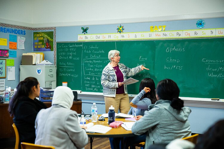 Terry Blundell leads class at La Casa Guadalupana.