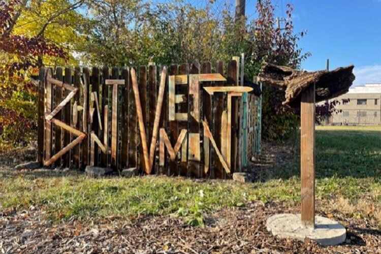 Josh Kochis installation at Bryant-Vermont Park 