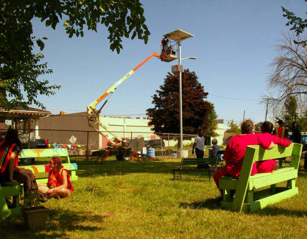 Soulardarity streetlight installation