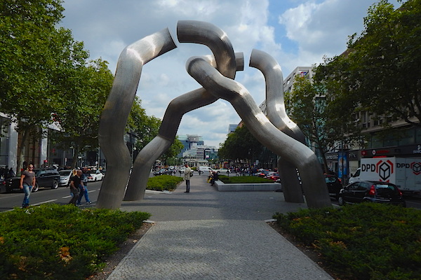 "Berlin" sculpture, symbol of separation and reunification, in Charlottenburg