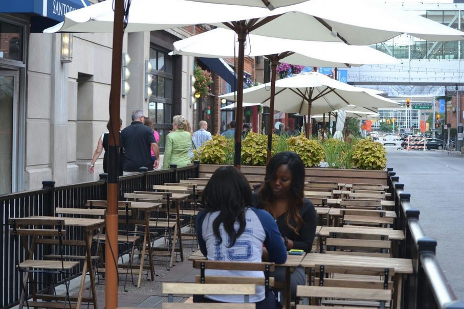 Sidewalk dining in Greektown