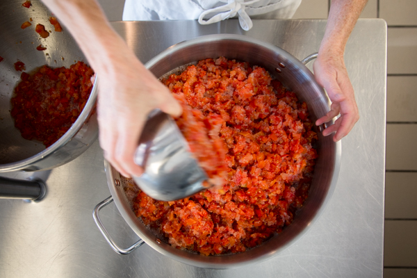 Dawn DeMuyt of Labrosse Farms making ketchup