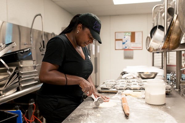 Starlett Simmons of Five Star Cake Co.