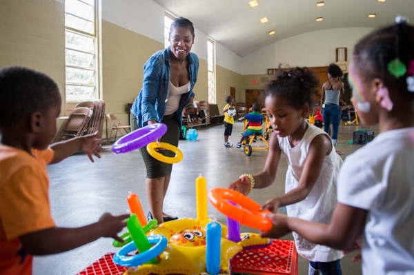 Laneshia Talley with kids at Matrix Head Start