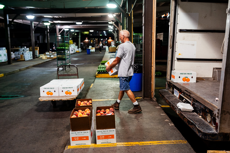 Rickert Orchard unloading boxes