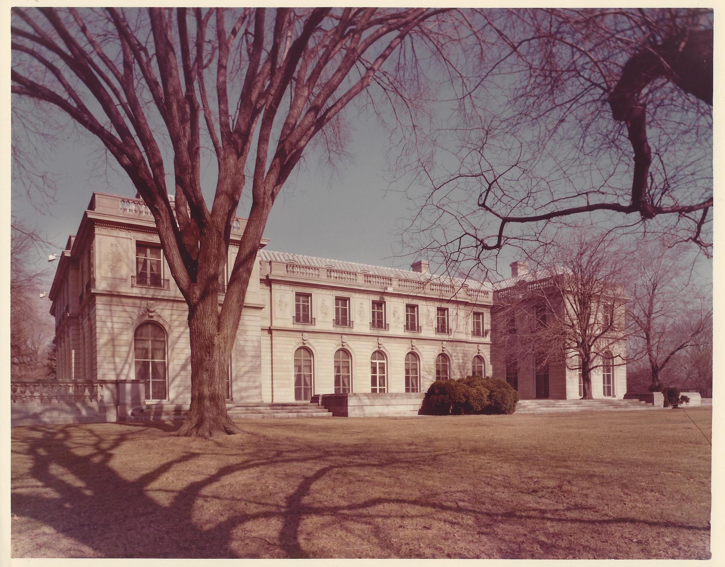 Rose Terrace II lake side 1976, Mike Skinner. Courtesy GPHS